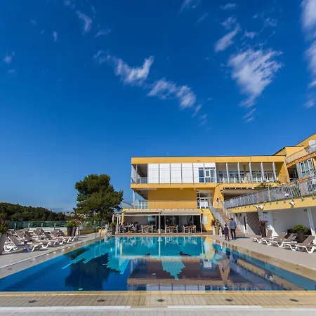 Splendid Курортний комплекс 3*
